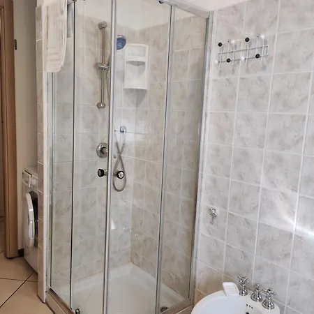 Appartement House By The