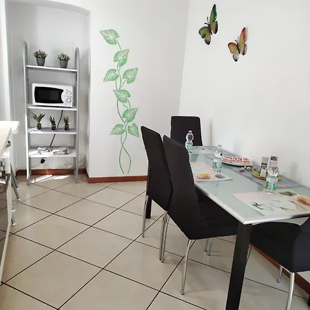 Appartement House By The